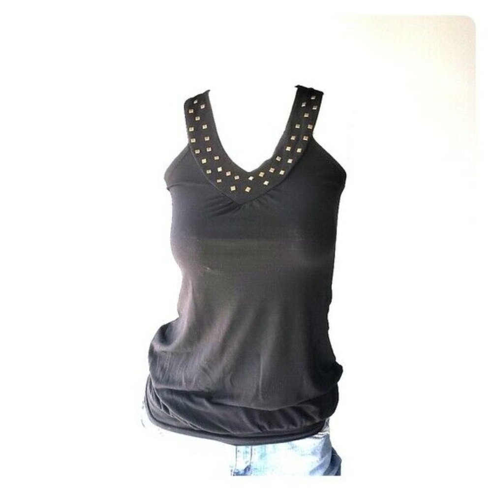 Cute black top